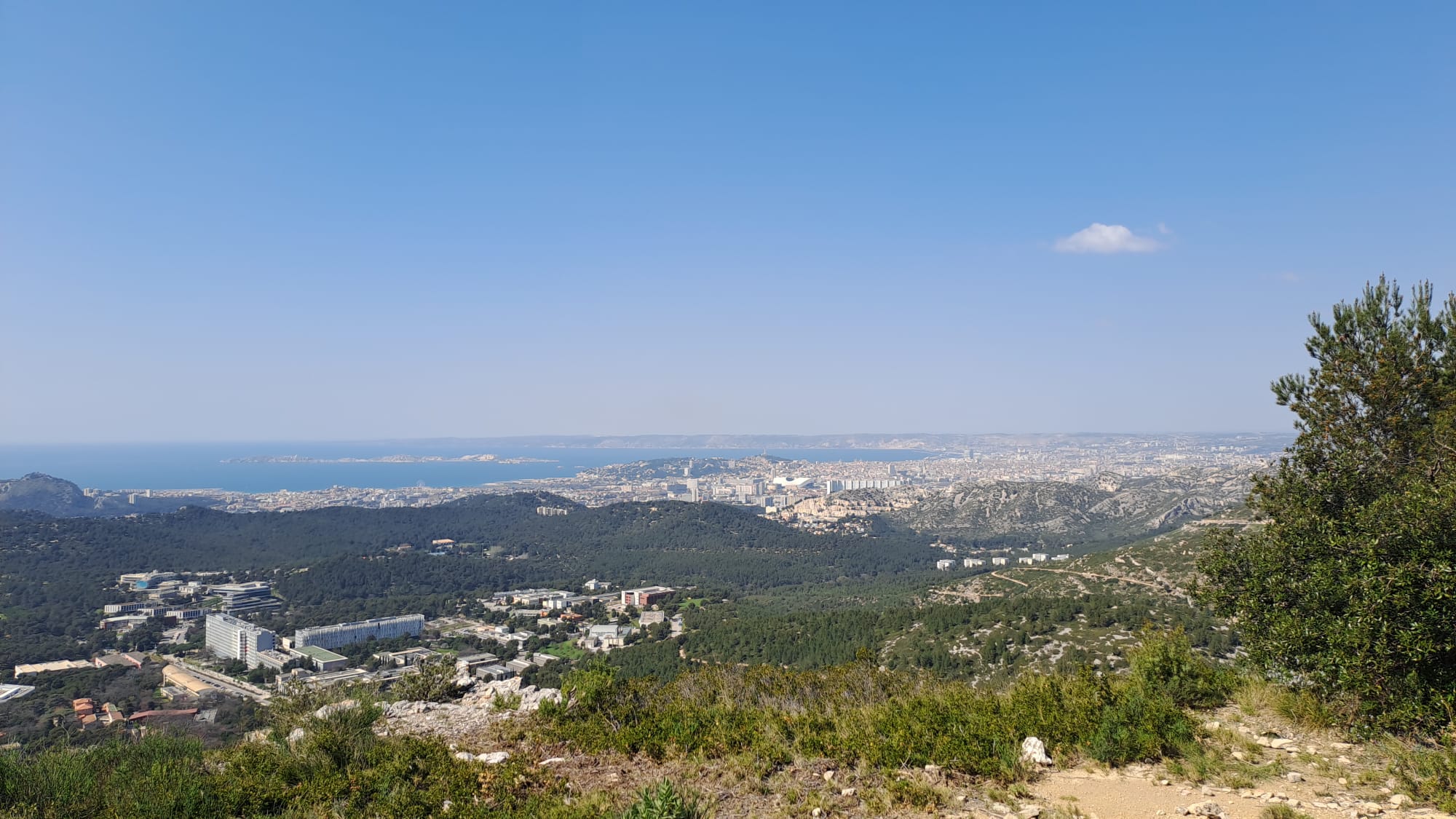 Sentier des Calanques entre Marseille et Cassis